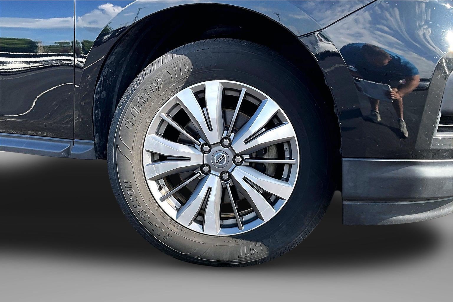Used 2020 Nissan Pathfinder SV FWD image 8