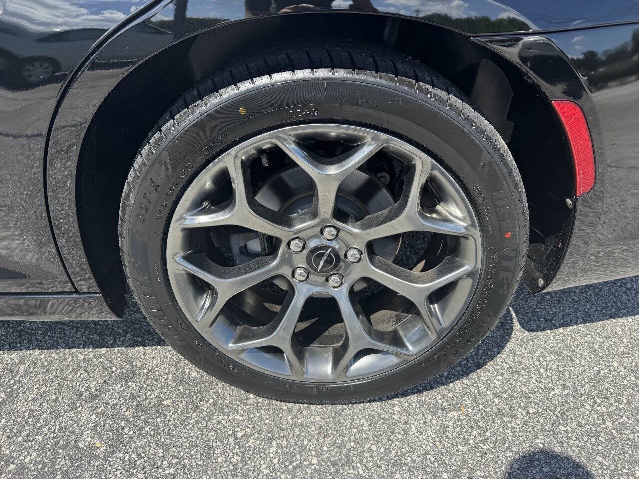 Used 2016 Chrysler 300 S w/ 300S Premium Group RWD image 8