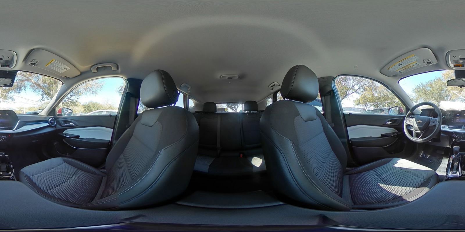 Used 2025 Chevrolet Trax LT image 38