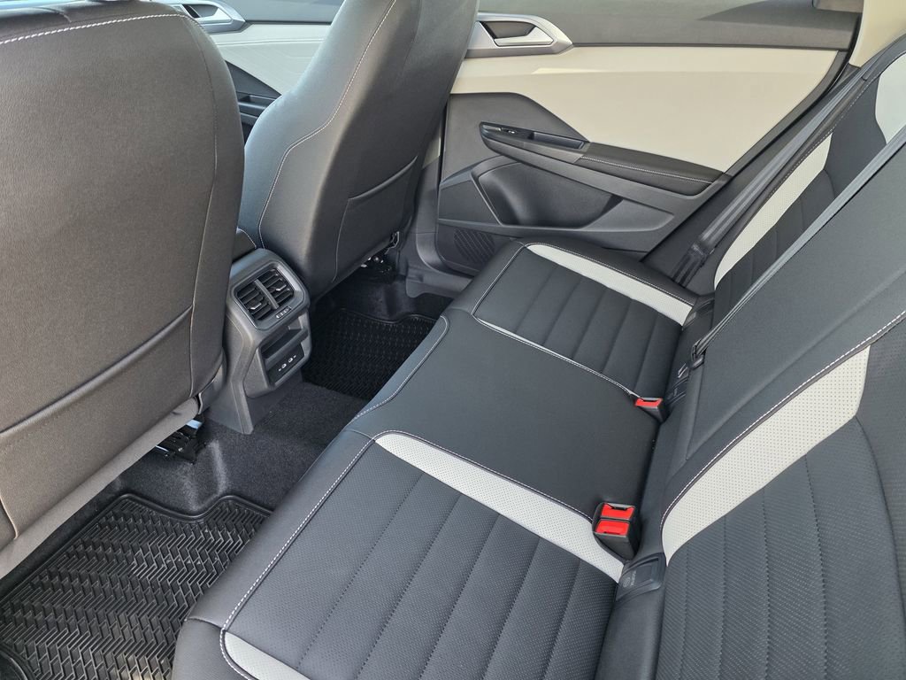 New 2026 Volkswagen Taos SEL image 20