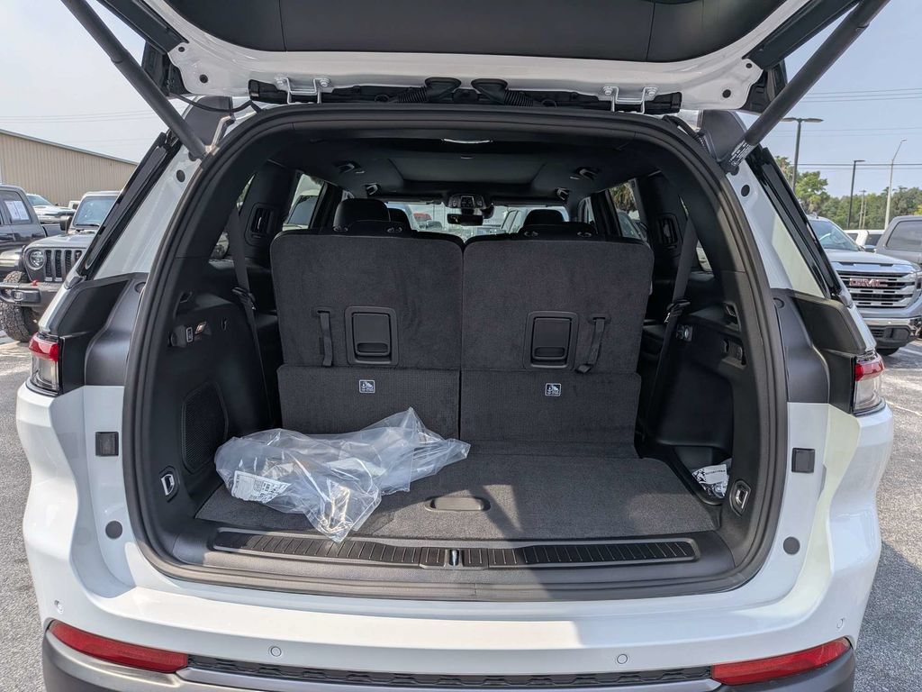 New 2026 Jeep Grand Cherokee L Limited AWD/4WD image 13