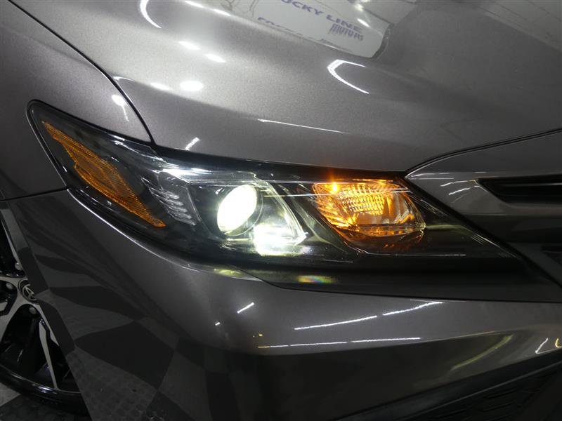 Used 2022 Toyota Camry SE w/ Cold Weather Package FWD image 15