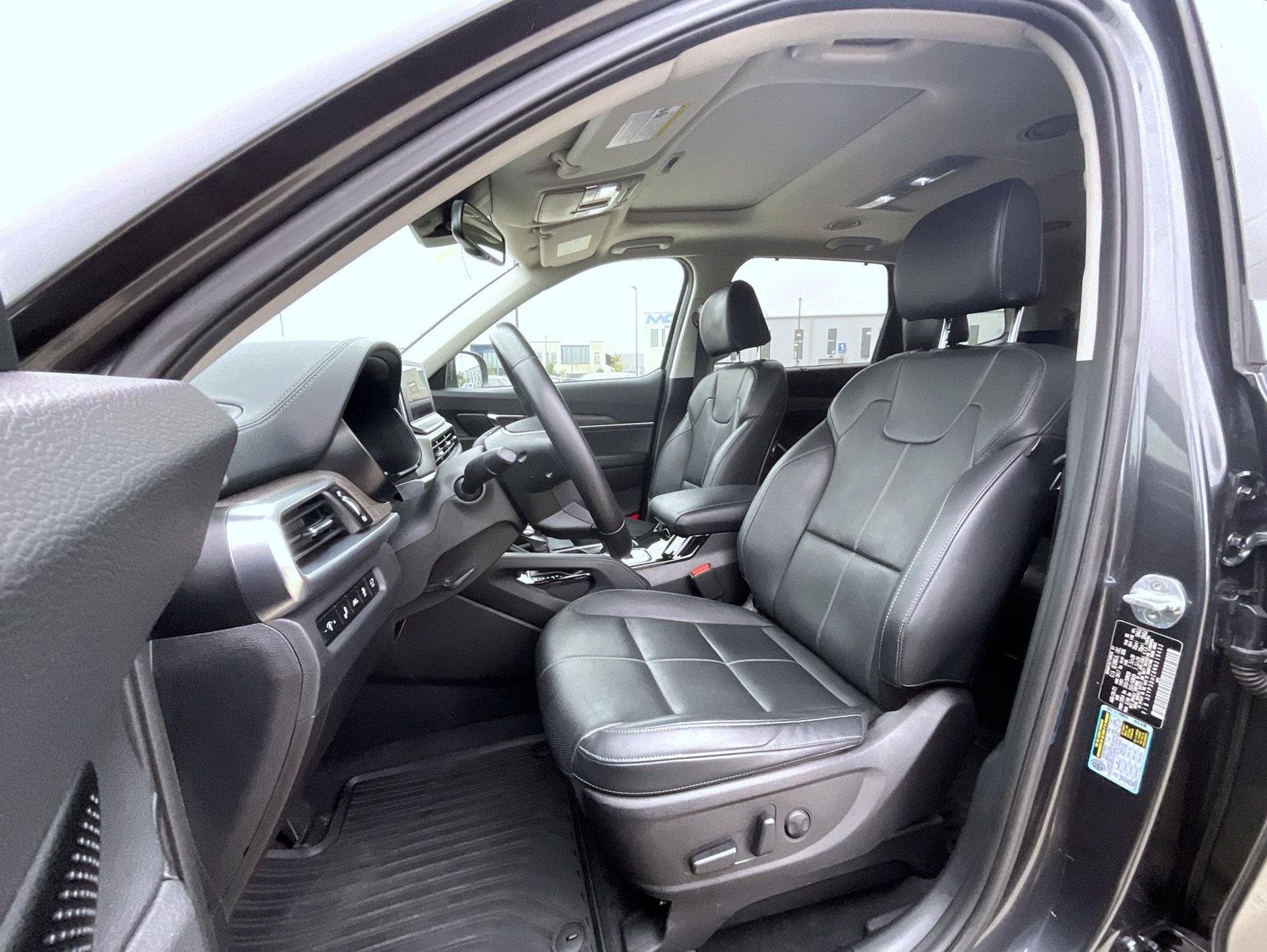 Used 2022 Kia Telluride EX w/ EX Premium Package AWD/4WD image 11