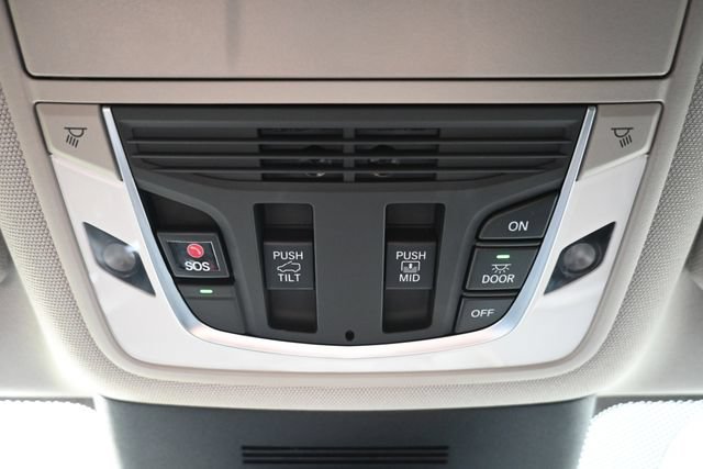 Used 2025 Acura MDX SH-AWD image 38