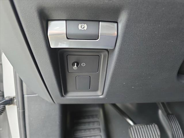 New 2026 Land Rover Defender 110 S image 25