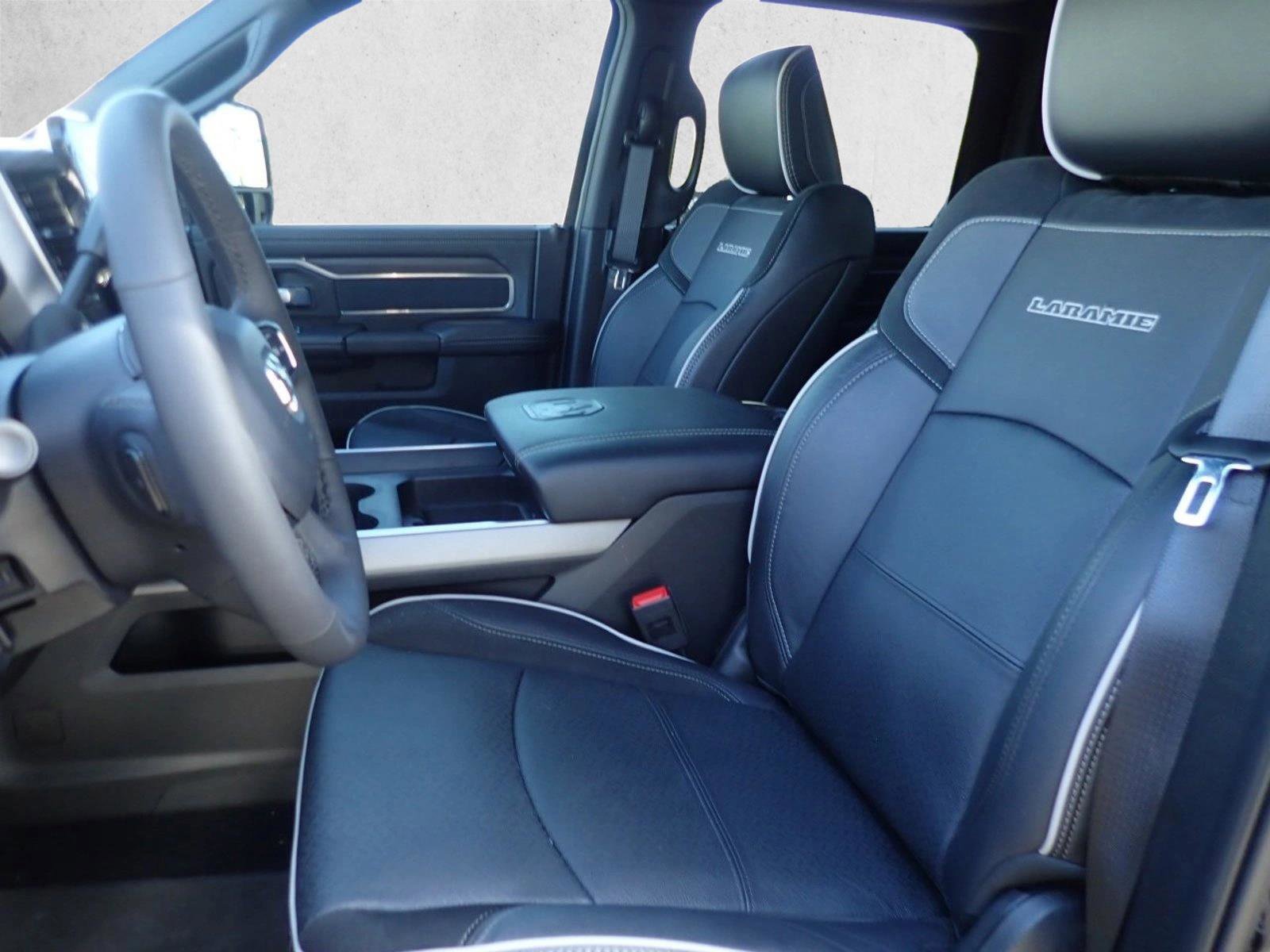 Used 2025 RAM 2500 Laramie AWD/4WD image 10