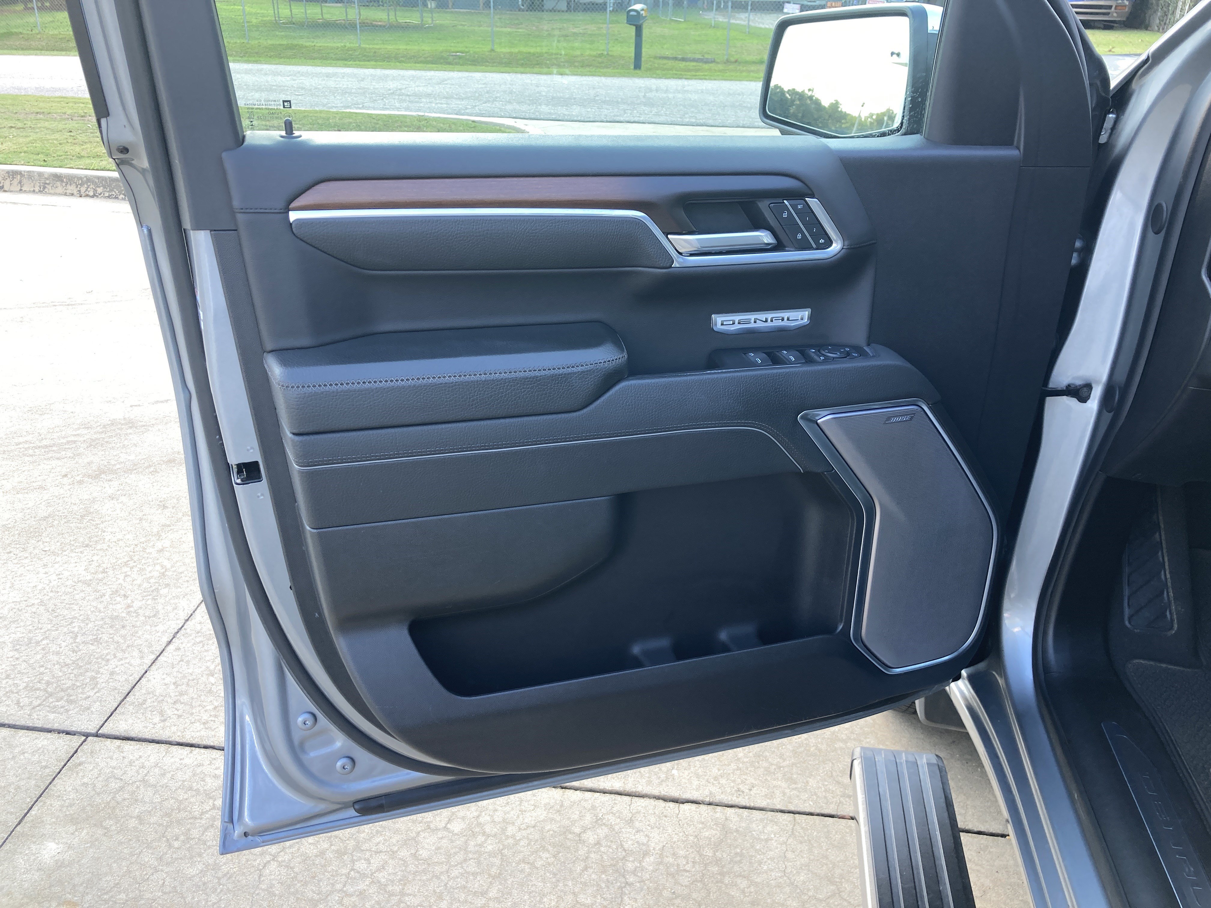 Used 2025 GMC Sierra 1500 Denali AWD/4WD image 14