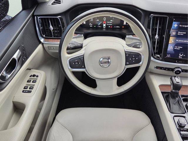 Used 2019 Volvo S60 T5 Momentum w/ Premium Package FWD image 13