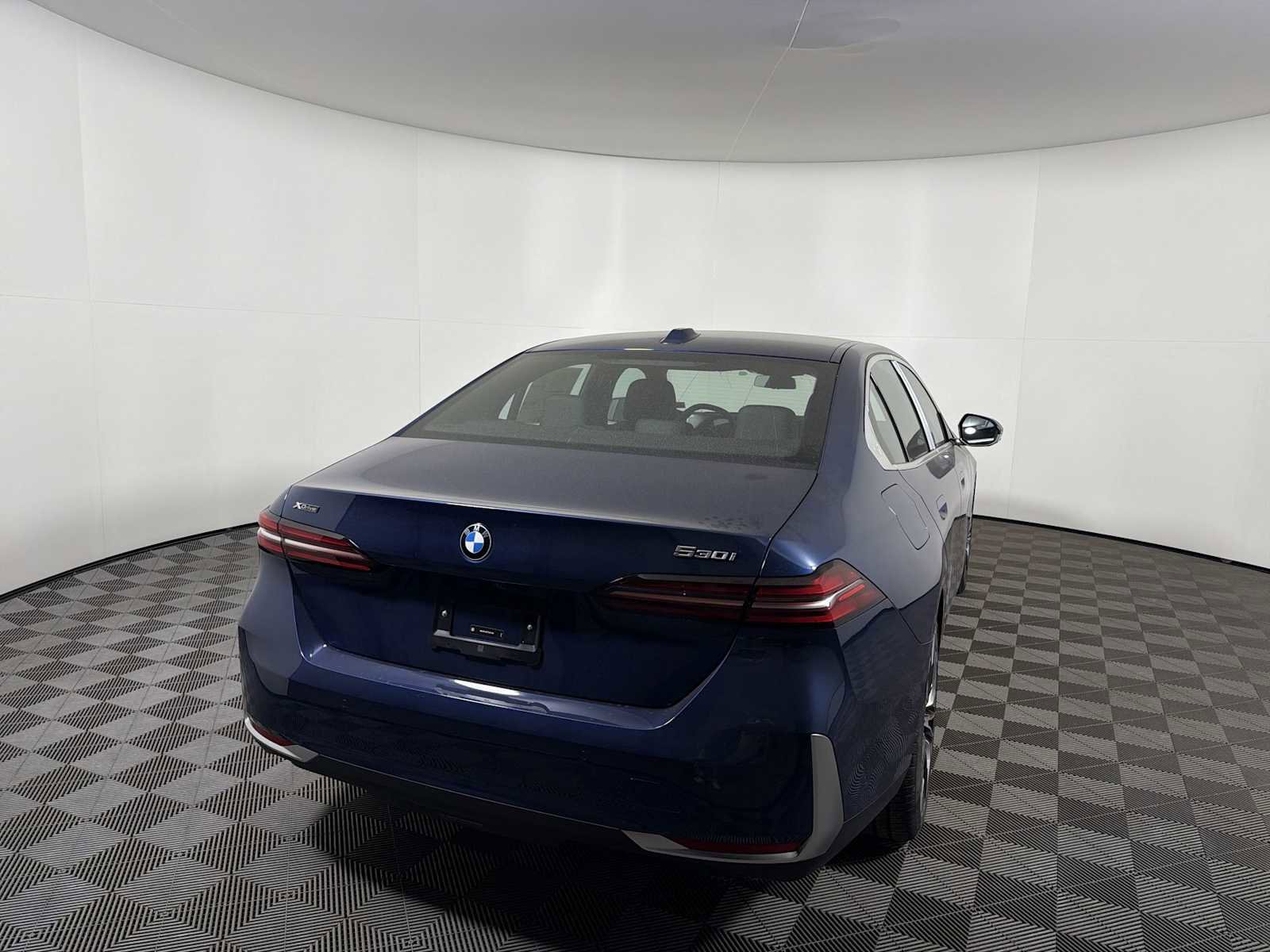 New 2026 BMW 530i xDrive w/ Premium Package image 9