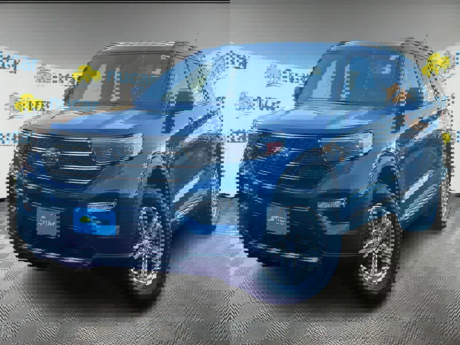 Used 2023 Ford Explorer XLT w/ Equipment Group 202A image 3