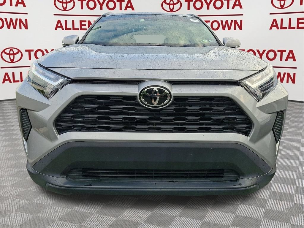 Used 2022 Toyota RAV4 XLE w/ Convenience Package AWD/4WD image 2