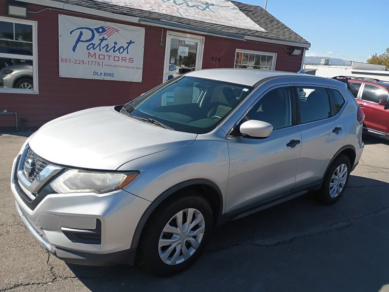 Used 2017 Nissan Rogue S AWD/4WD image 1