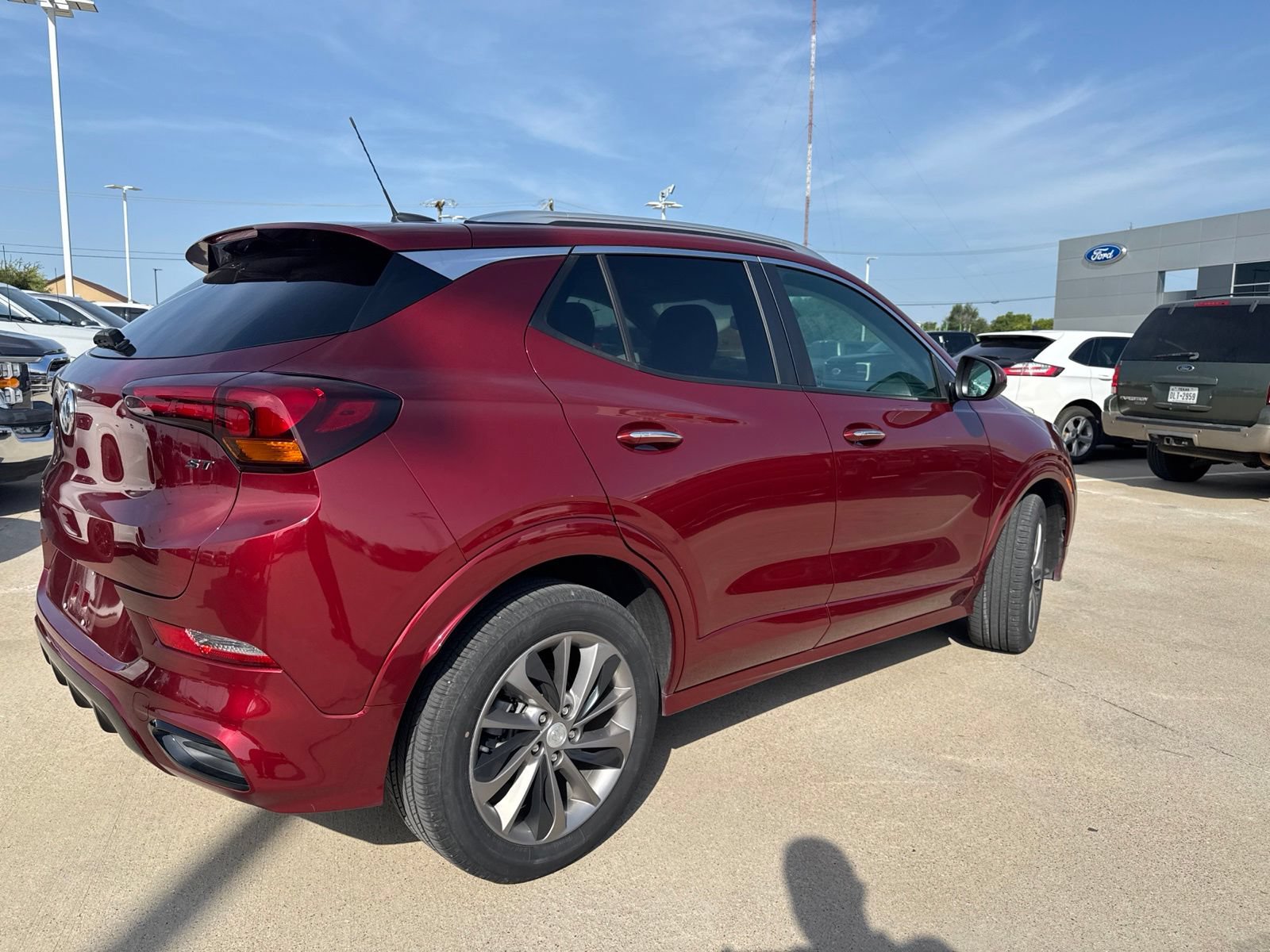 Used 2022 Buick Encore GX Select w/ Sport Touring Package FWD video 3
