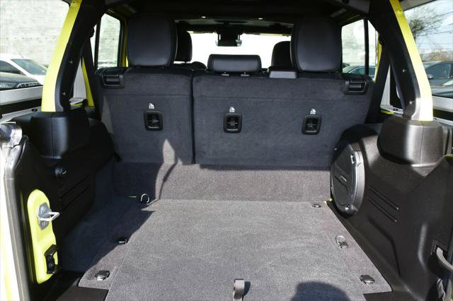 Used 2024 Jeep Wrangler Unlimited Rubicon 4xe AWD/4WD image 13