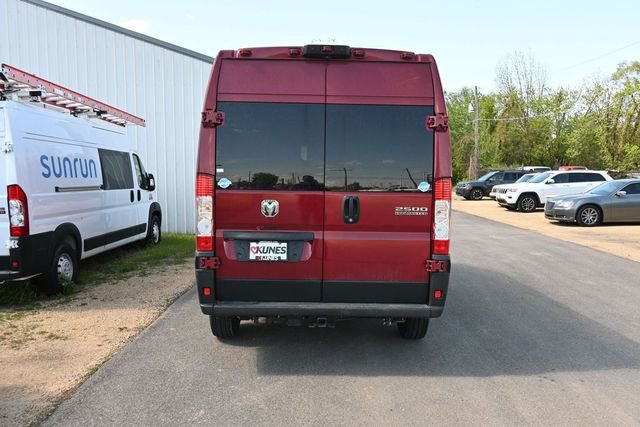 Used 2023 RAM ProMaster 2500 w/ Driver Convenience Group FWD image 9