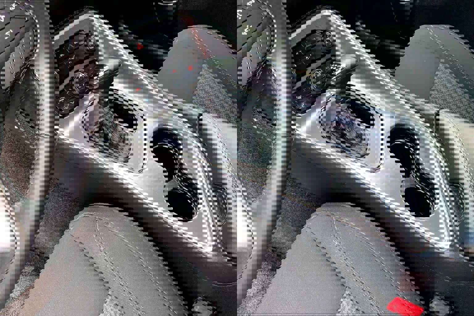 Used 2016 Dodge Challenger SXT image 17