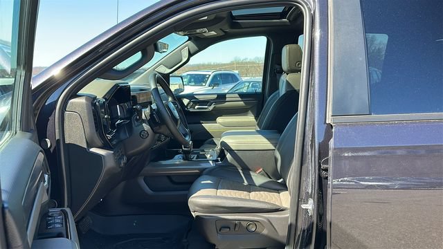 Used 2024 Chevrolet Silverado 1500 ZR2 w/ Technology Package AWD/4WD image 10