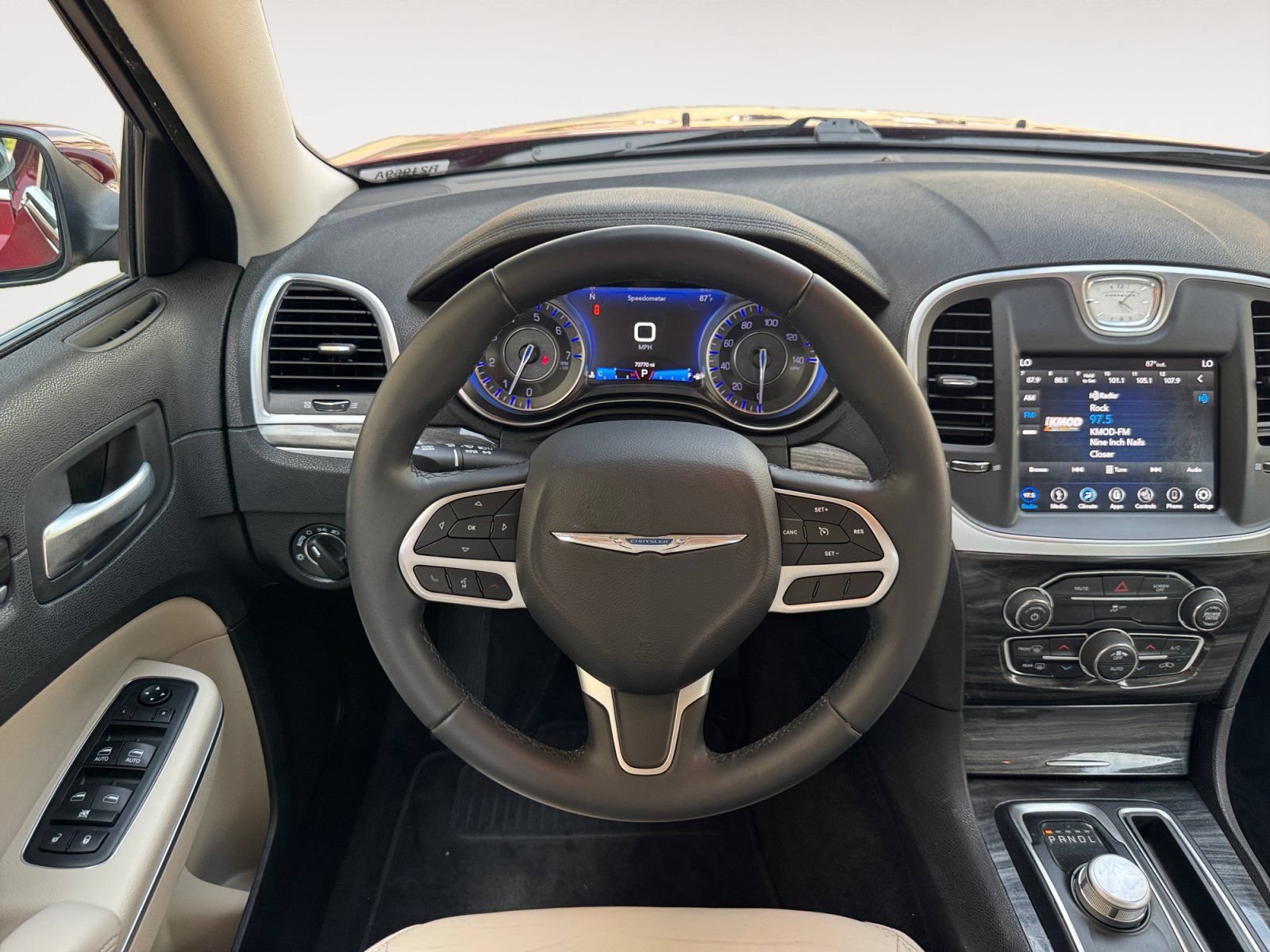 Used 2018 Chrysler 300 Touring L RWD image 12