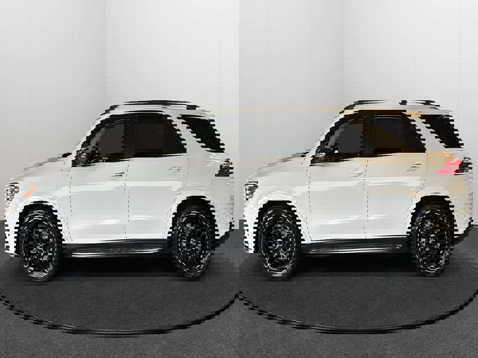 New 2026 Mercedes-Benz GLE 450 4MATIC image 3