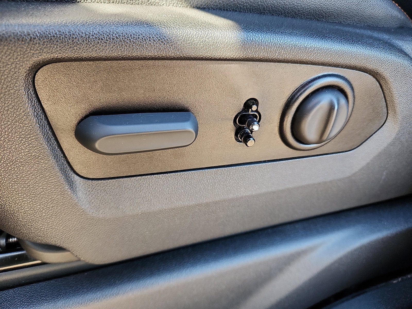 Used 2022 GMC Sierra 1500 AT4 w/ AT4 Preferred Package image 13