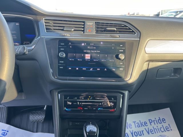 Used 2023 Volkswagen Tiguan SE image 16