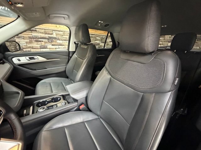 Used 2025 Ford Explorer Active w/ Active Comfort Package AWD/4WD image 14