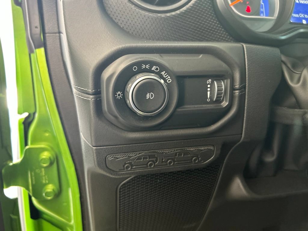 Used 2026 Jeep Wrangler Unlimited Rubicon AWD/4WD image 44