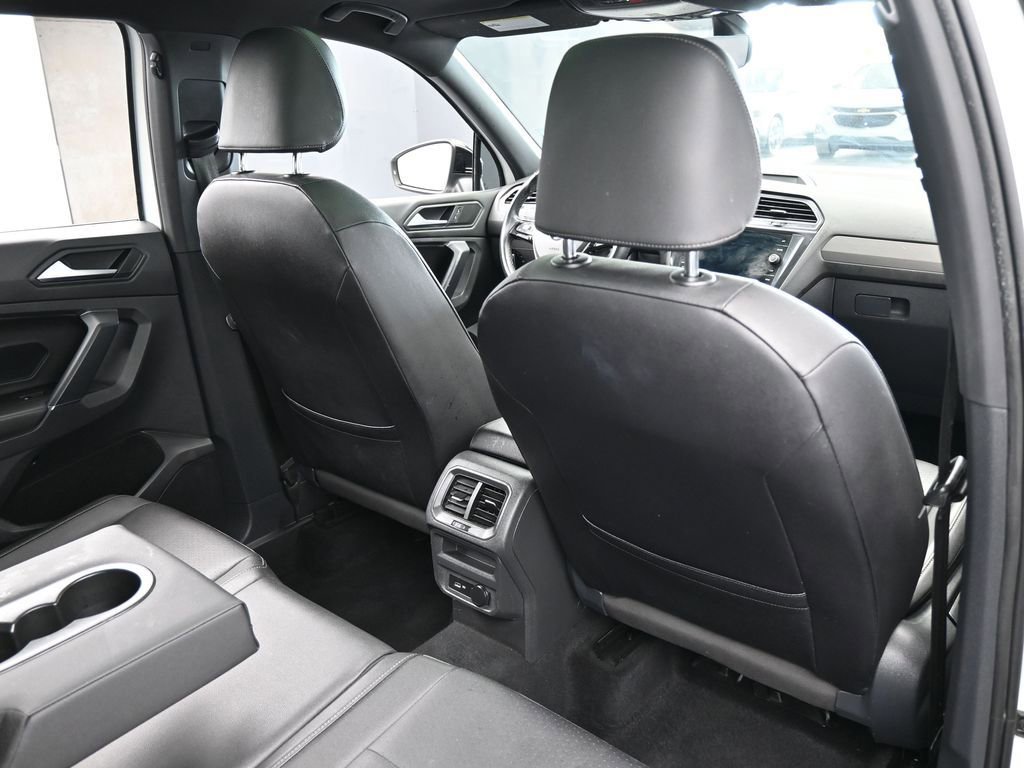 Used 2020 Volkswagen Tiguan SE R-Line image 42