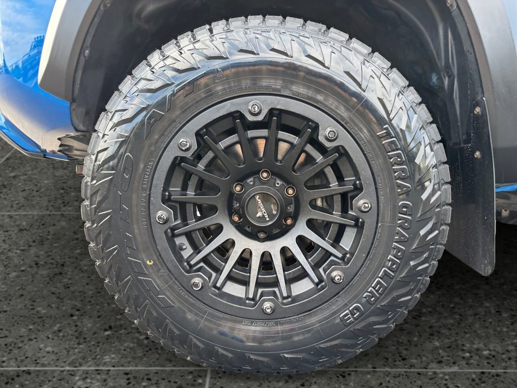Used 2016 Toyota Tacoma TRD Off-Road AWD/4WD image 4