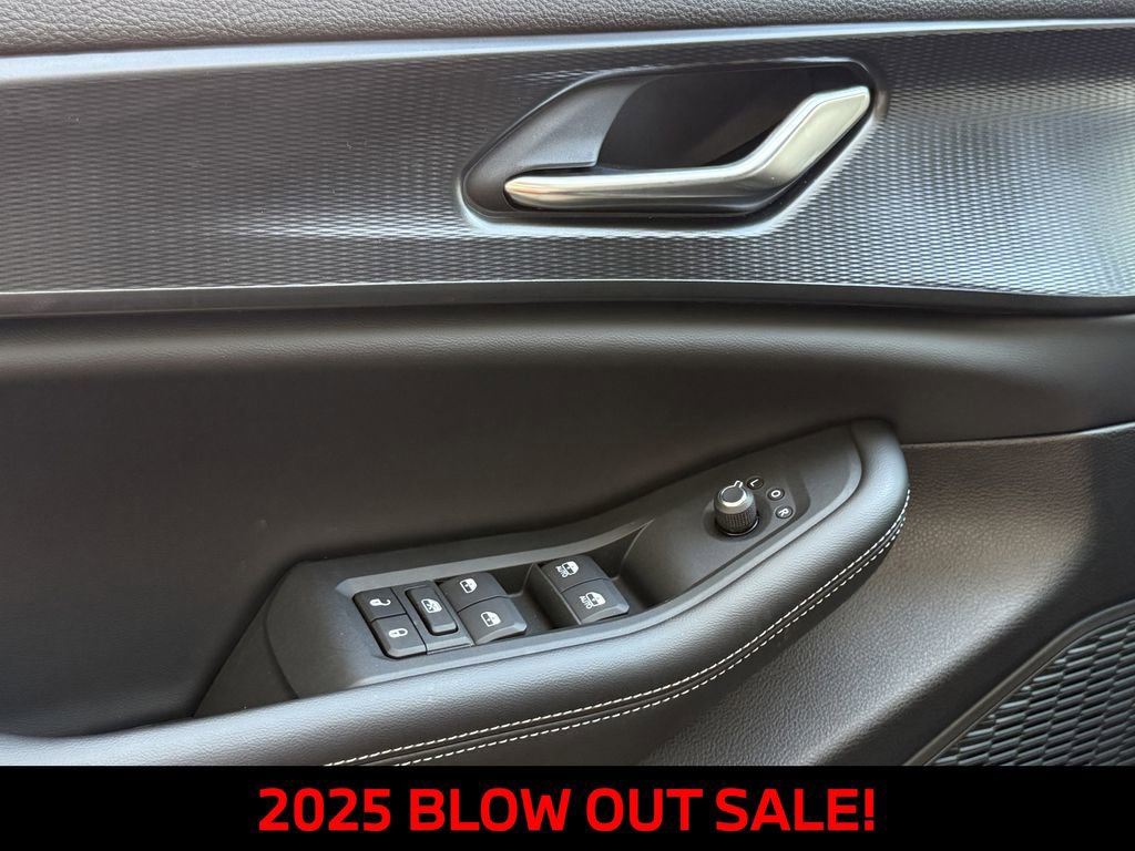 New 2025 Jeep Grand Cherokee L Altitude image 21