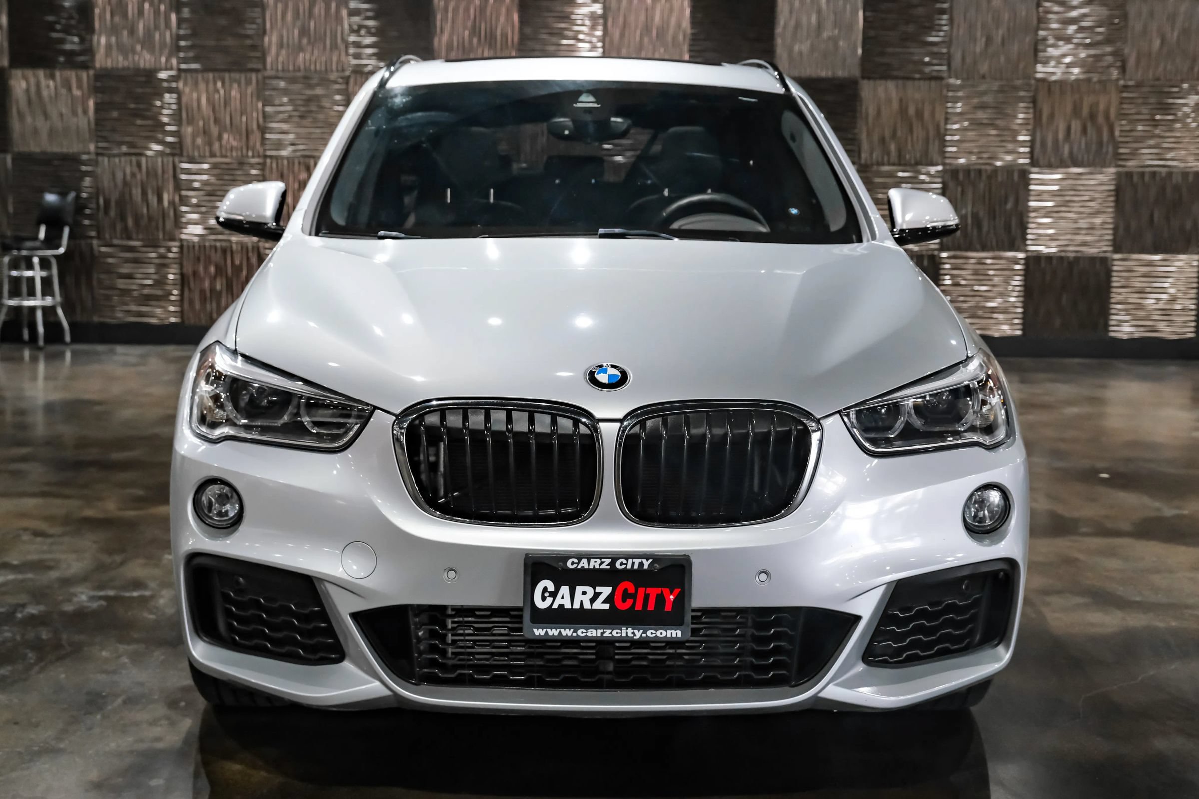 Used 2019 BMW X1 sDrive28i w/ M Sport Package FWD image 5