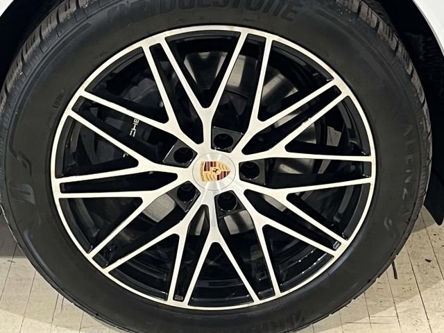 Certified 2025 Porsche Cayenne Coupe AWD/4WD image 15