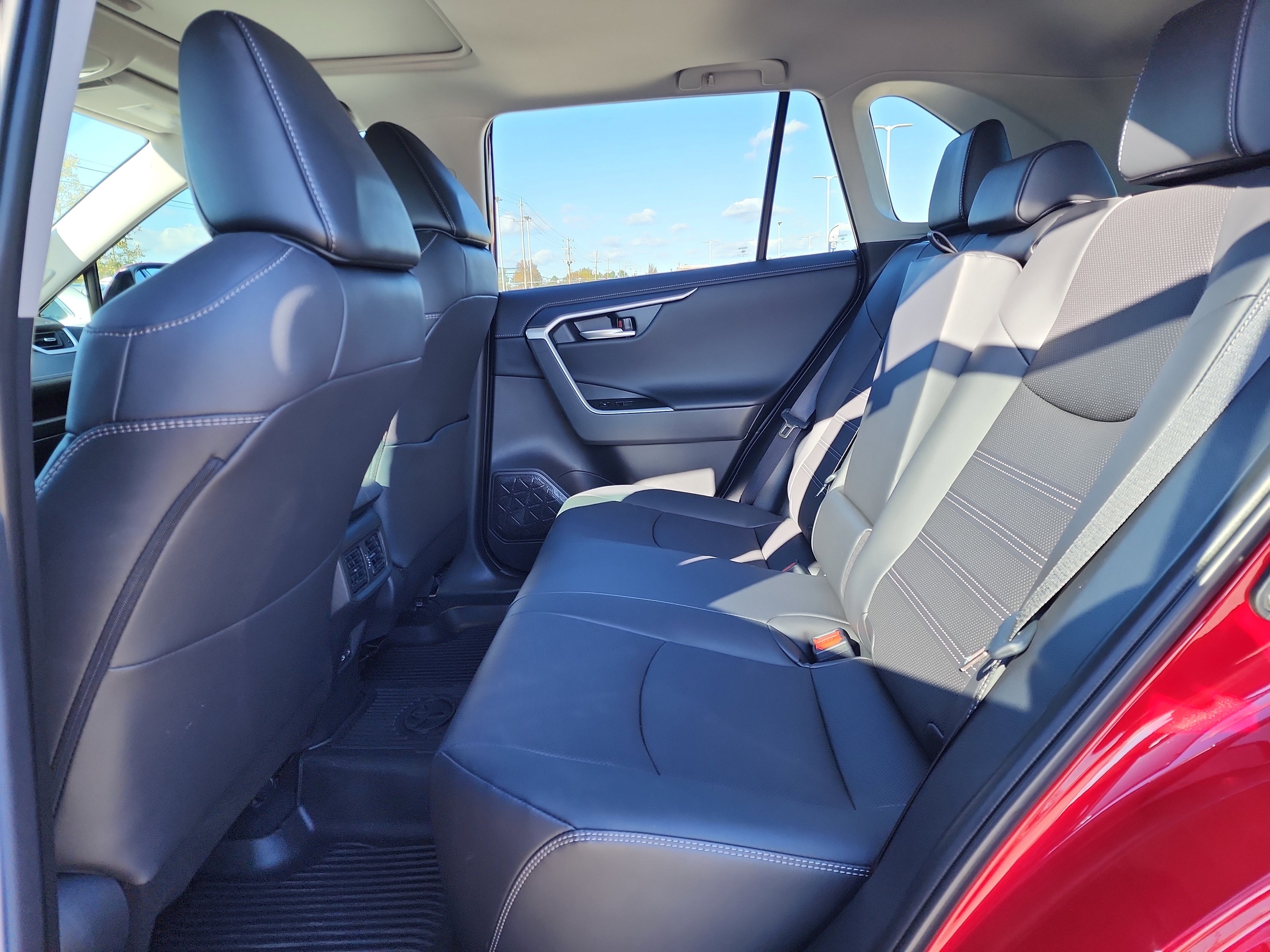 Used 2025 Toyota RAV4 Limited image 11