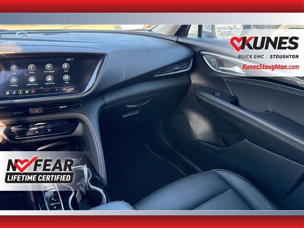 Used 2023 Buick Envision Essence image 38