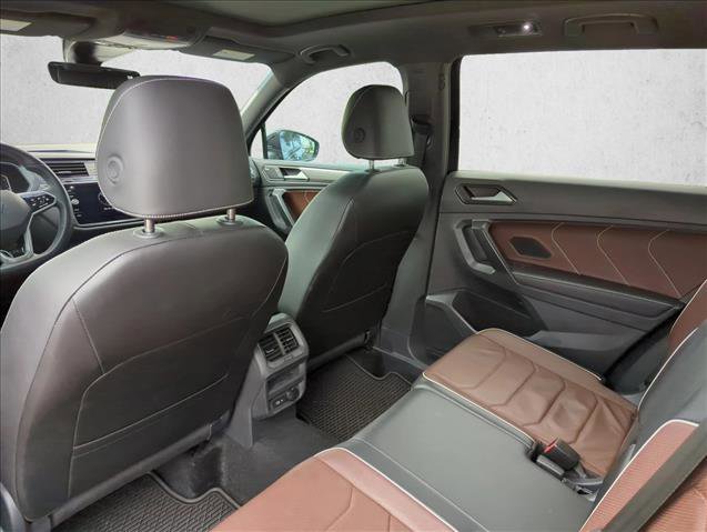 Used 2024 Volkswagen Tiguan SEL R-Line image 17