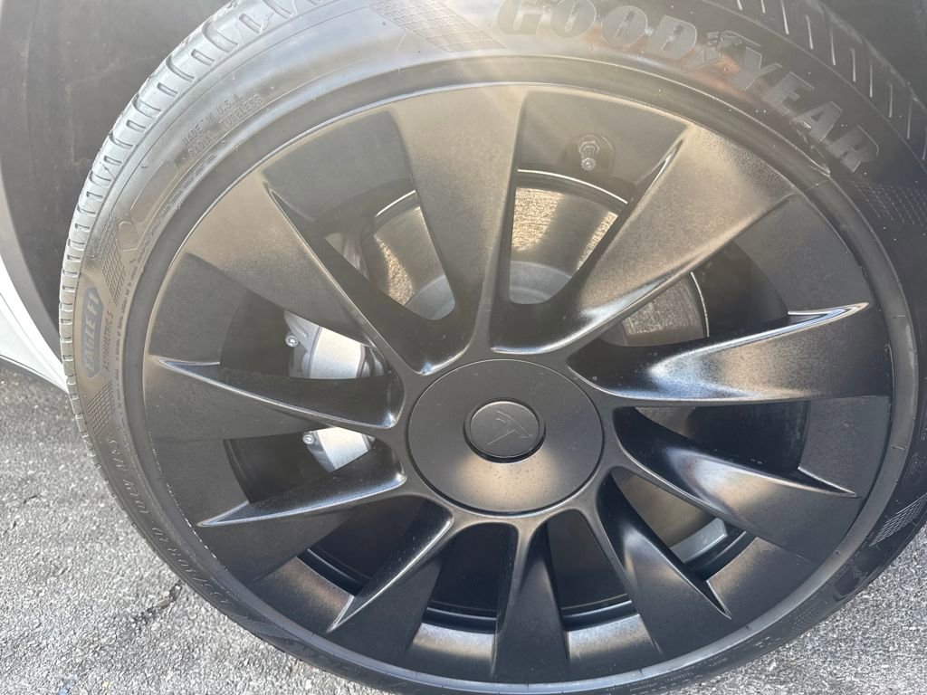 Used 2021 Tesla Model Y Long Range image 38