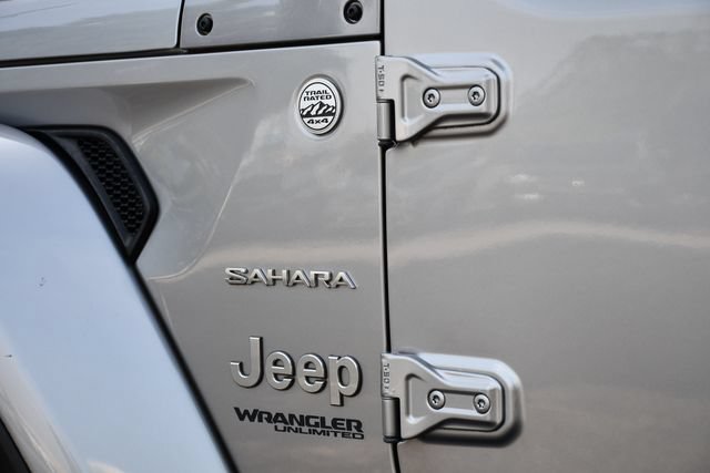 Used 2019 Jeep Wrangler Unlimited Sahara AWD/4WD image 13