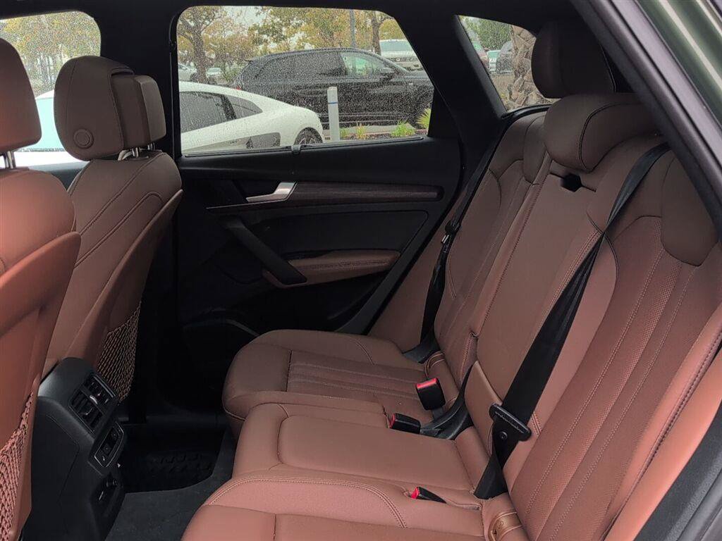 Used 2023 Audi Q5 e Prestige w/ Prestige Package AWD/4WD image 16