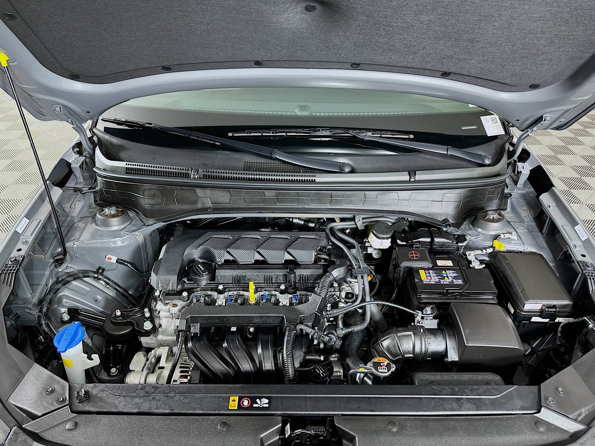 Used 2025 Hyundai Venue SEL image 32