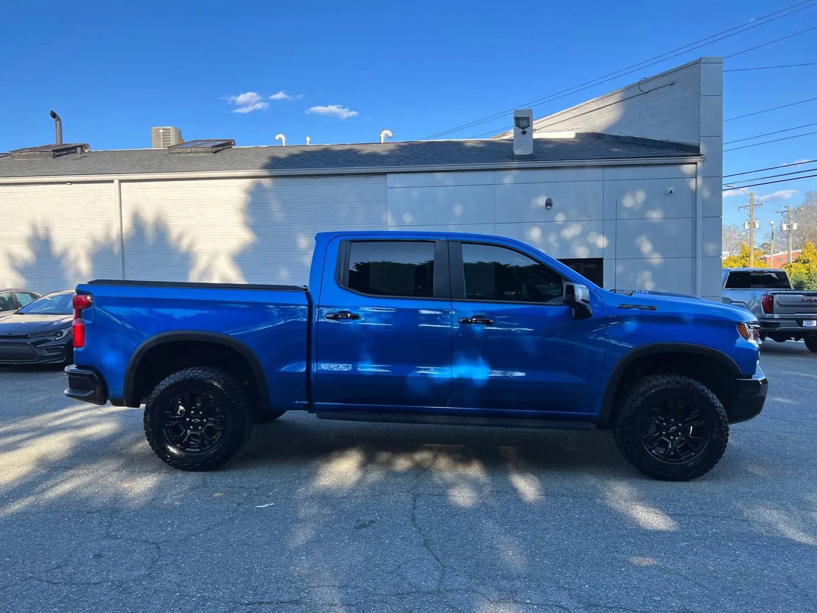 Used 2023 Chevrolet Silverado 1500 ZR2 w/ Technology Package image 3