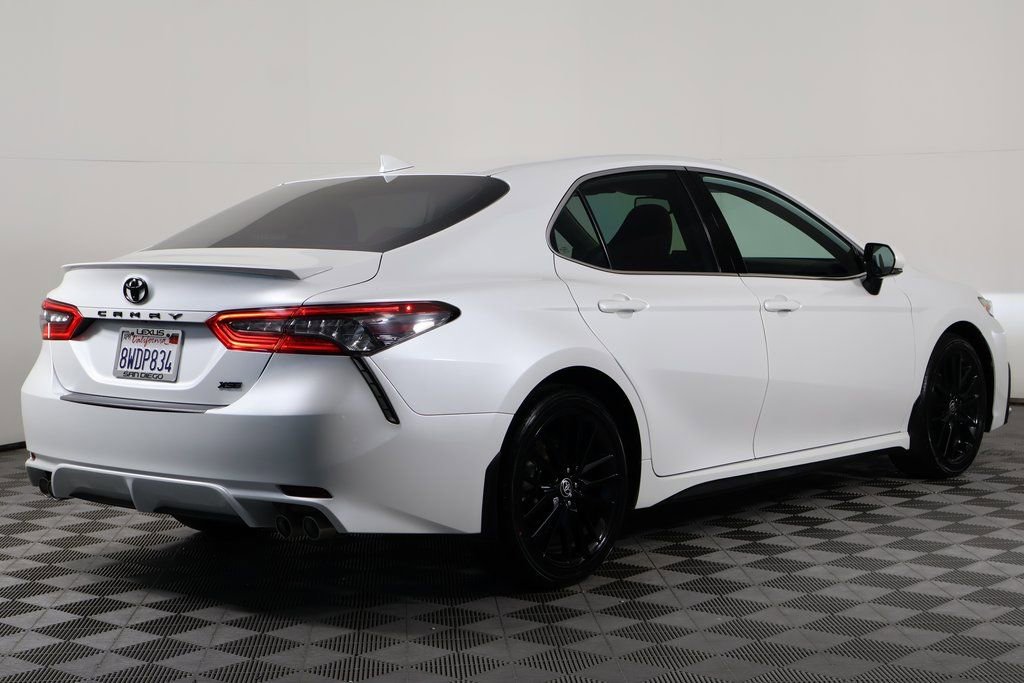 Used 2021 Toyota Camry XSE image 4