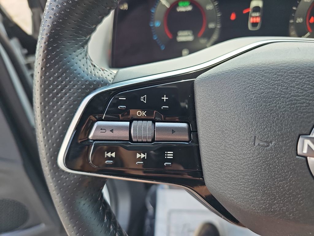 Used 2023 Nissan Ariya FWD image 20