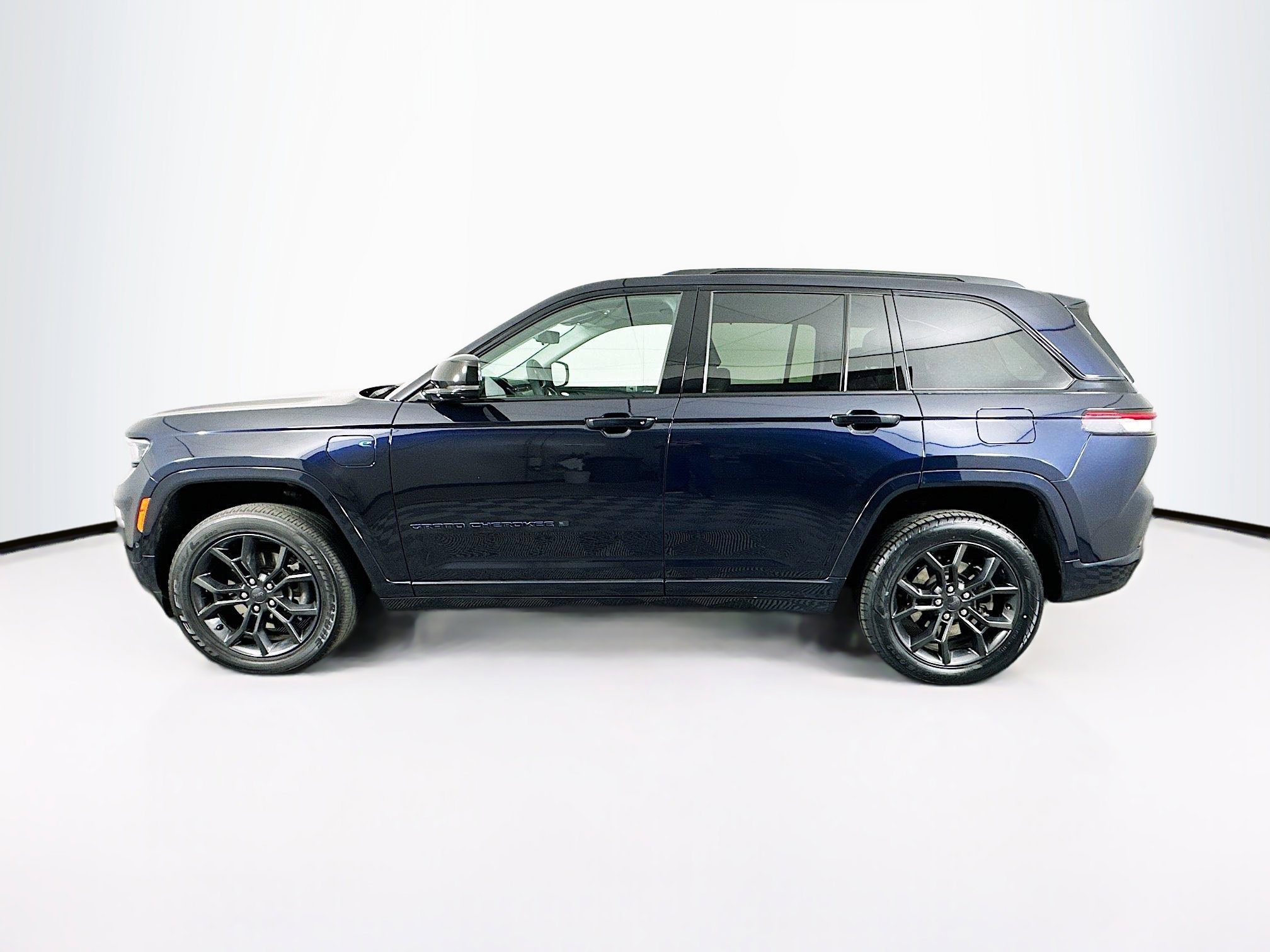 Used 2023 Jeep Grand Cherokee 30th Anniversary image 4