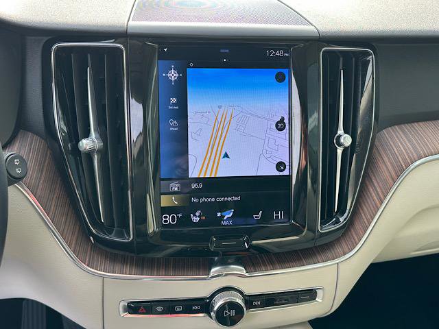 Used 2021 Volvo XC60 T5 Momentum w/ Premium Package image 27