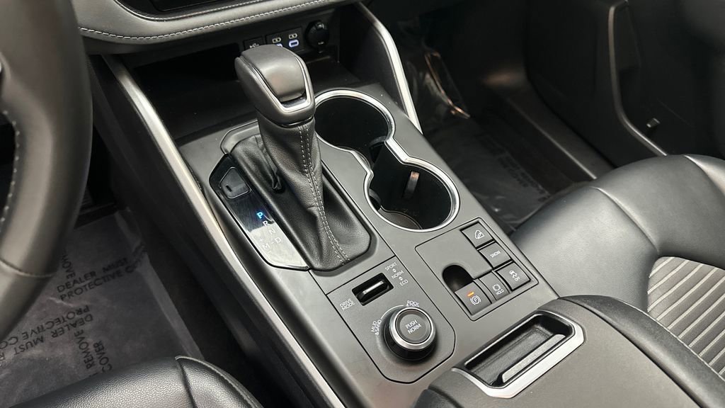 Used 2023 Toyota Highlander XSE image 16