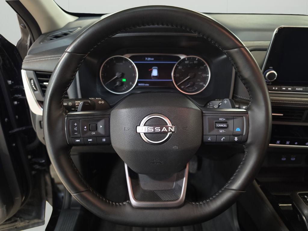 Used 2025 Nissan Rogue SV image 15