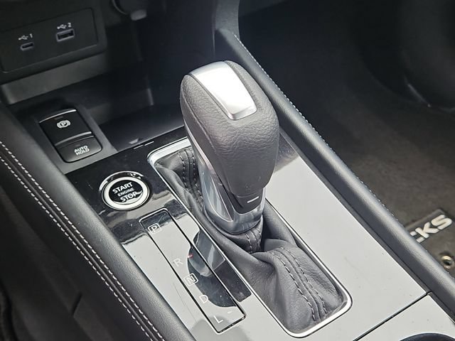 Certified 2024 Nissan Kicks SR w/ SR Premium Package FWD image 35