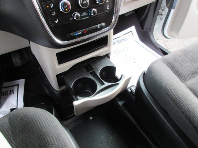 Used 2019 Dodge Grand Caravan SE FWD image 25