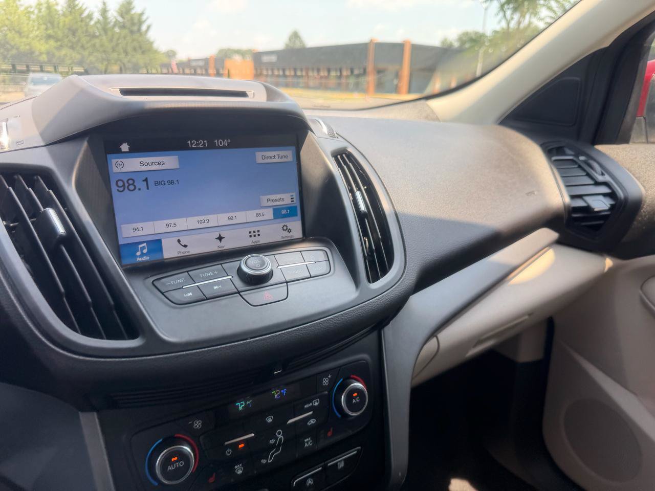Used 2017 Ford Escape SE w/ SE Leather Comfort Package AWD/4WD image 13