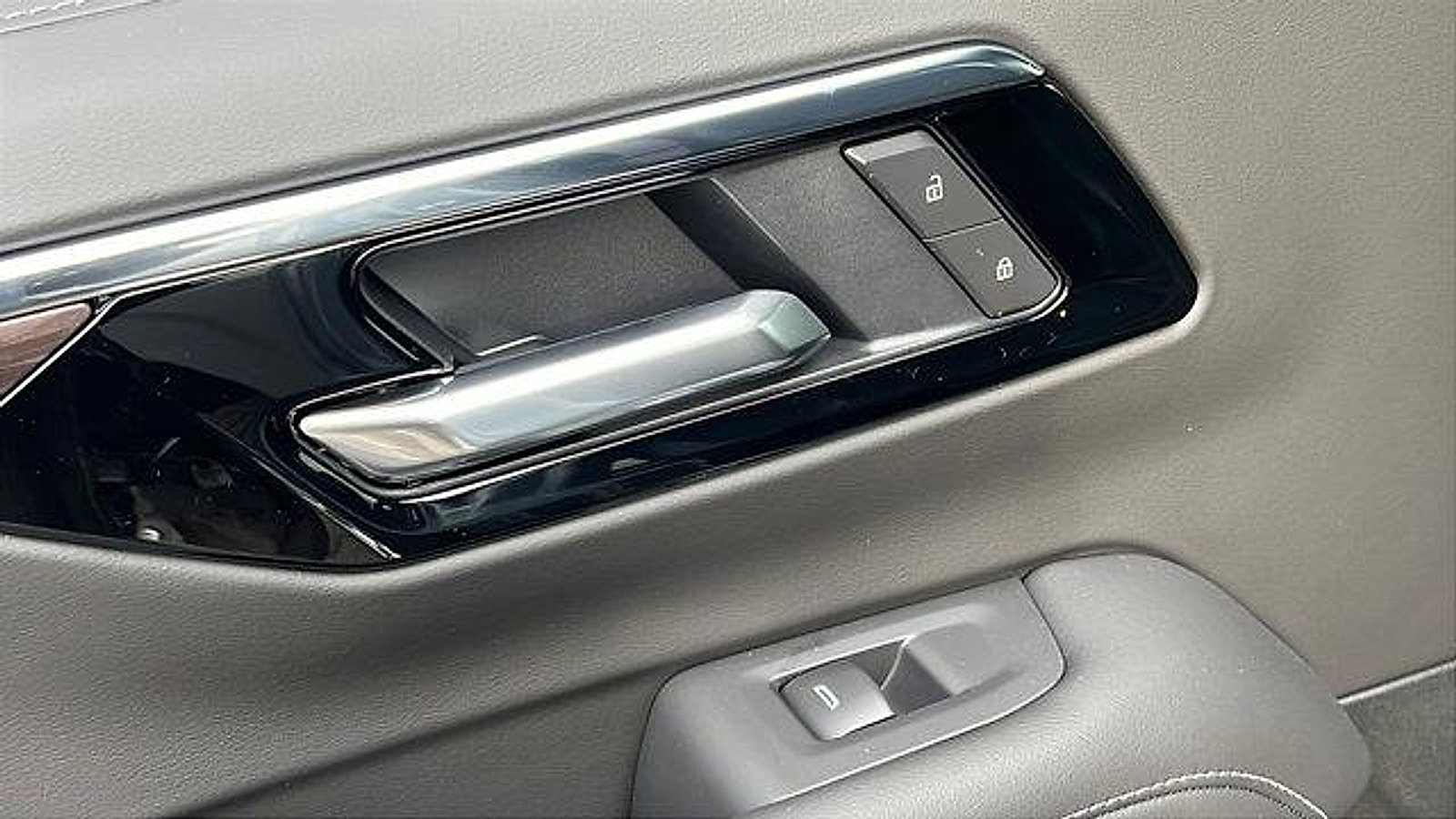 New 2026 Chevrolet Tahoe LS w/ LPO, Get Active Package image 13